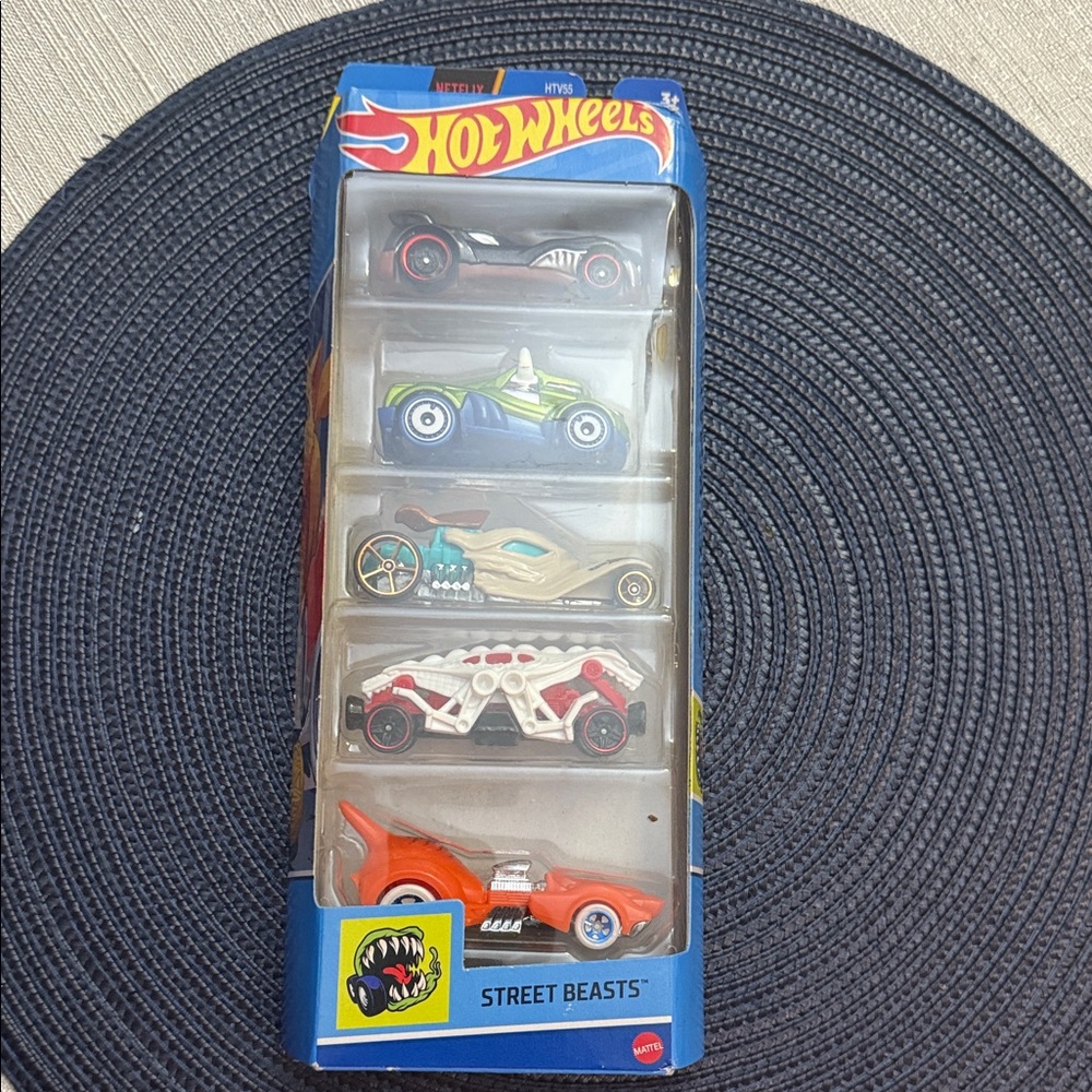 Hot Wheels Street Beasts Car Collection - Multicolor